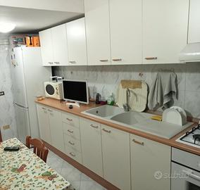 Cucina con elettrodomestici 3,75 m