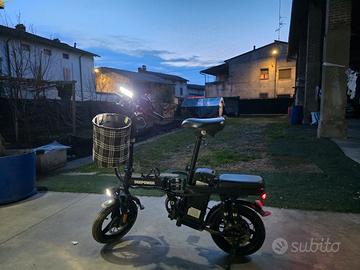 bici elettrica pieghevole 