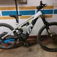 Mountain bike elettrica Husqvarna HC4