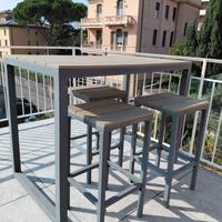Tavolo alto Bar con sgabelli