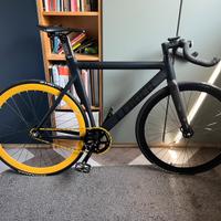 Bicicletta scatto fisso LEADER 725 Acciao/Carbonio