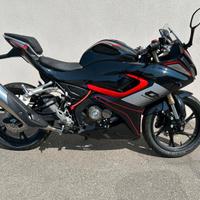 Qj Motor SRK 125 R -- Colore NERO