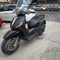 Beverly 300 anno 2015