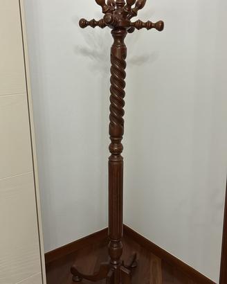 Appendi abiti in legno