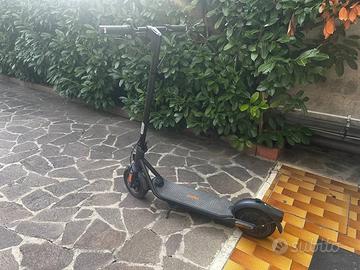 Monopattino elettrico Ninebot KickScooter F2