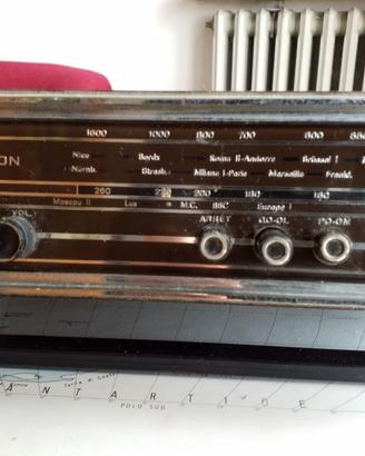 radio portatile e mangiadischi portatile vintage
