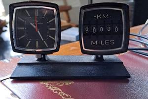 orologio e contakilometri d'epoca per auto d'epoca