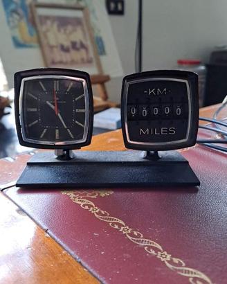 orologio e contakilometri d'epoca per auto d'epoca