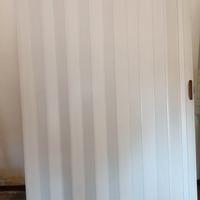Porta a soffietto in pvc di colore bianco