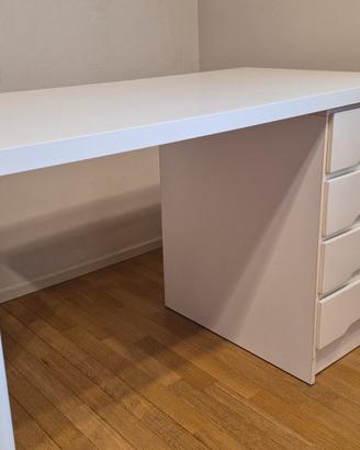 scrivania Ikea
