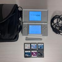 Nintendo DS + marsupio Nintendo e 5 giochi