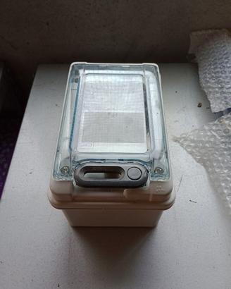 Contenitore elettrico porta frutti e apparecchiatu