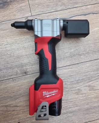 Rivettatrice Milwaukee M12BPRT-201