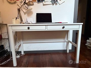 scrivania IKEA HEMNES bianca con 2 cassetti