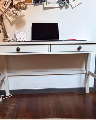 scrivania IKEA HEMNES bianca con 2 cassetti