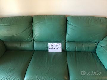 Divano in pelle tre posti