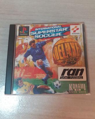 INTERNATIONAL SUPERSTAR SOCCER DELUXE PS1