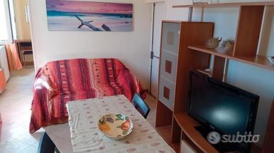 MAGLIANA/bilocale con POSTO AUTO