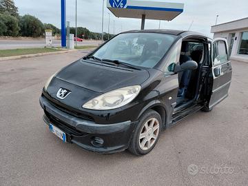 Peugeot 1007 1.4 Happy