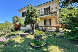Villa o villino Barga [UM240GBVRG]