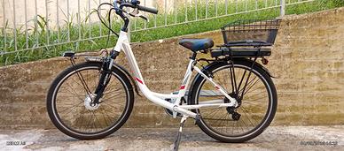 Bici elettrica donna e-bike bicicletta elettrica