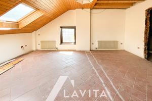 Trilocale da ristrutturare ad Egna