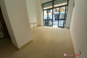 Bottega ad una luce via Cavalluccio