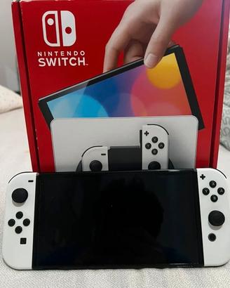 Nintendo Switch Oled bianca + Pokemon Arceus