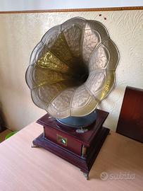 Giradischi e collezione di dischi