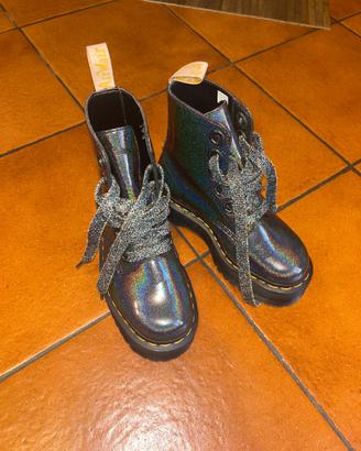 Dr. Martens Vegan Rainbow