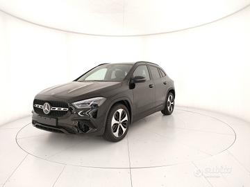 MERCEDES-BENZ GLA 180 d
