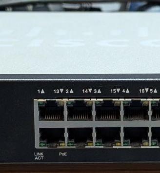 CISCO Switch SG300-28Porte POE+ Managed Switching