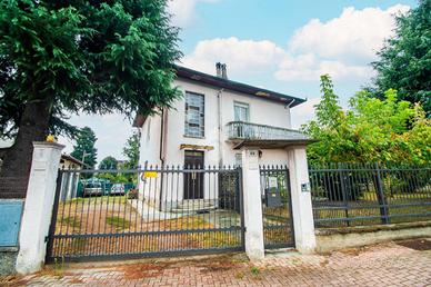 PORZIONE DI BIFAMILIARE A LEINÌ