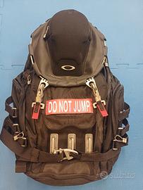 zaino oakley kitchen