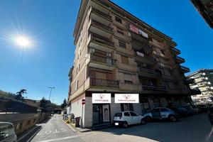 Locale commerciale con buona rendita mensile