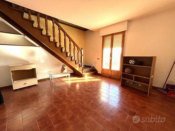 Appartamento di 125 m² con 4 locali e box auto a S