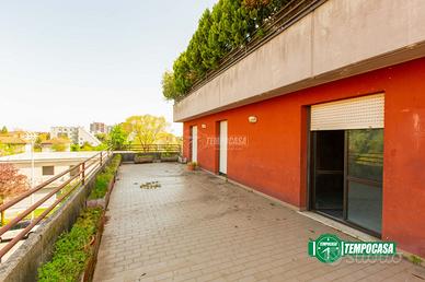 QUATTRO LOCALI CON TERRAZZO!