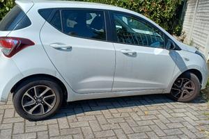auto hyundai i10