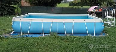 piscina laghetto azzurra