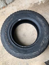 Pneumatico goodyear wrangler 245/75/17