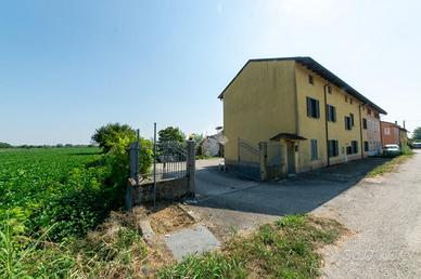 BIFAMILIARE A CASALE MONFERRATO