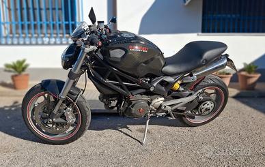 Ducati Monster 1100 EVO