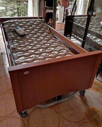 LETTO ELETTRICO CON MATERASSO ANTIDECUBITO NUOVO 