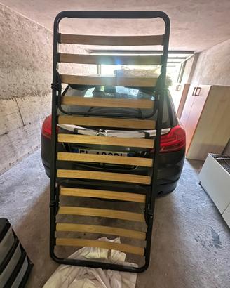 Letto singolo con piedi pieghevoli