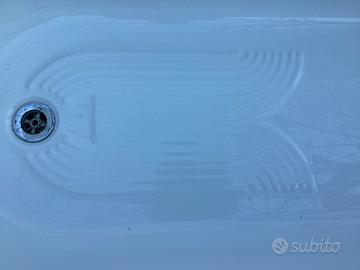 Vasca da bagno in vetroresina