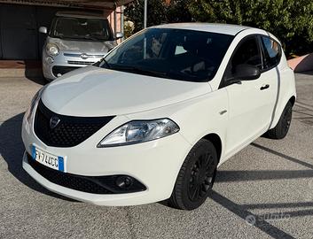 Lancia Ypsilon 1.2 69 CV 5 porte Elefantino Blu