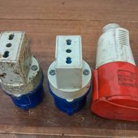 Adattatori 220V e spina 380V