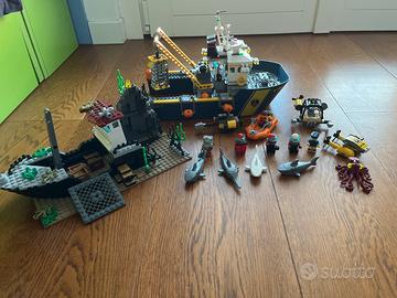 Lego city ocean barca e relitto