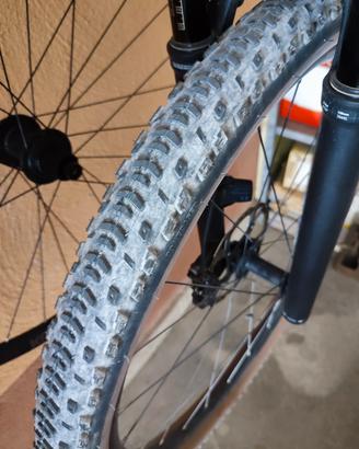 Copertone Bontrager MTB  29x2.40