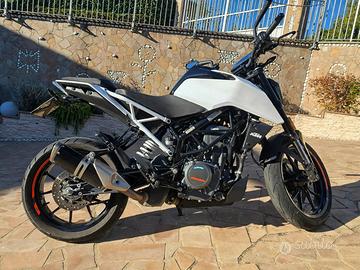 KTM Duke 390/28-11-2023/6.816 Km/Garage/4.500€